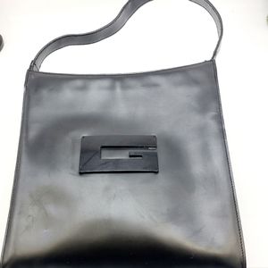 Gucci Leather Shoulder Bag Black